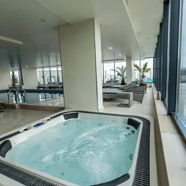 Alezzi Beach Resort Gorgeous Family Aparment Cu Piscina Navodari Exterior photo