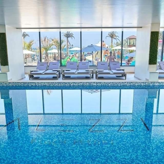 Alezzi Beach Resort Gorgeous Family Aparment Cu Piscina Navodari Exterior photo