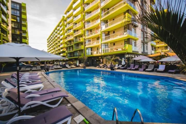 Alezzi Beach Resort Gorgeous Family Aparment Cu Piscina Navodari Exterior photo